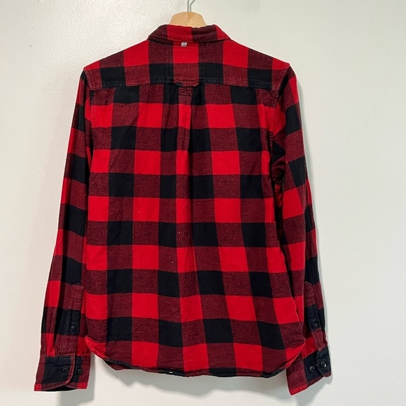 Denim & Flower by Ricky Singh Red & Black Buffalo Plaid Flannel Shirt - Men’s M - Picture 13 of 14